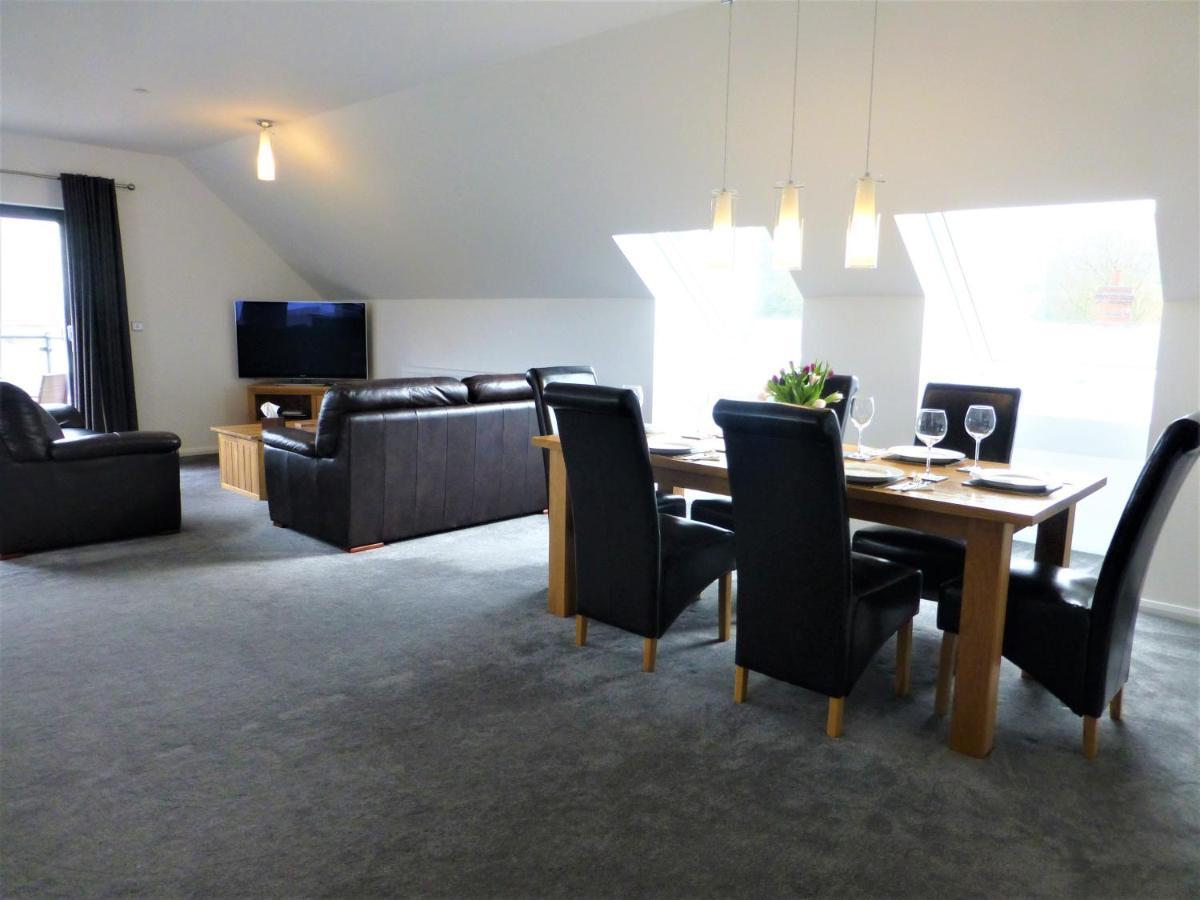 Gerycastell Luxury Holiday Apartment With Stunning Views & Ev Station Point Carmarthen Eksteriør bilde